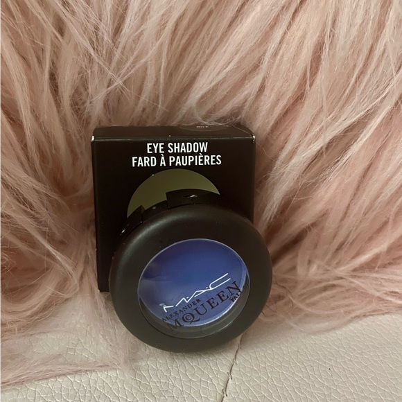 RARE M·A·C Alexander McQueen Nile Blue Eyeshadow Limited Edition Full Size - Picture 2 of 9